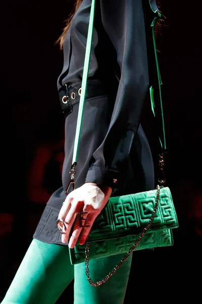 Look 75